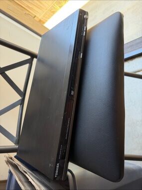 Toshiba Black DVD Player Media Streamer